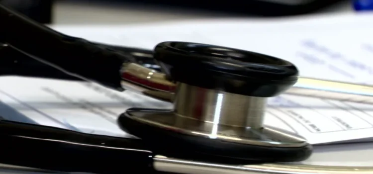 Governo da Bahia abre 60 vagas para estudantes de baixa renda cursarem medicina em Cuba