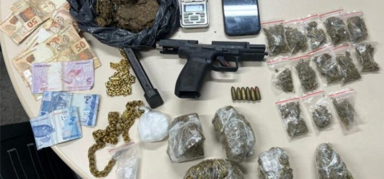 Homem com veículo roubado morre em troca de tiro com a Polícia Militar no bairro Gabriela