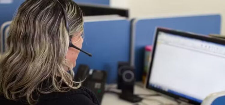 Empresa de telemarketing abre 300 vagas em Feira de Santana; saiba como se inscrever