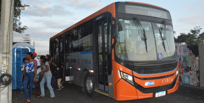 Prefeitura de Feira reforça transporte coletivo durante comemorações de Natal