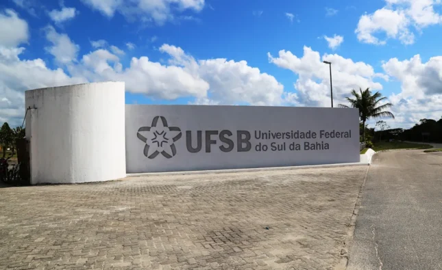 Universidade Federal do Sul da Bahia lança concurso para professores com salários que podem chegar a R$ 14 mil