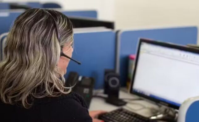 Empresa de telemarketing abre 100 vagas em Feira de Santana; veja como se inscrever