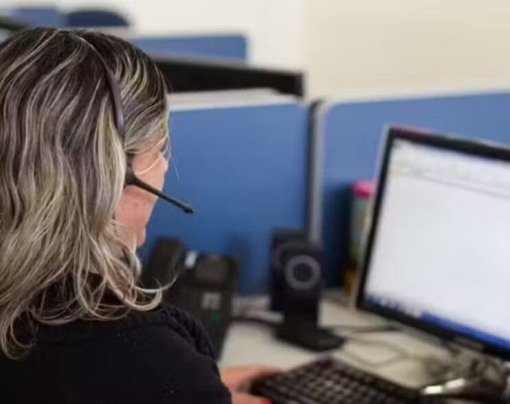 Empresa de telemarketing abre 100 vagas em Feira de Santana; veja como se inscrever