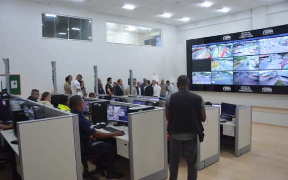 CCO registra mais de 900 atendimentos em 2025 e Fala Feira 156 ultrapassa 29 mil solicitações