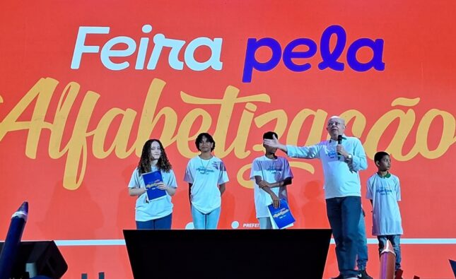 Feira de Santana é reconhecida com o Selo Nacional Compromisso com a Alfabetização