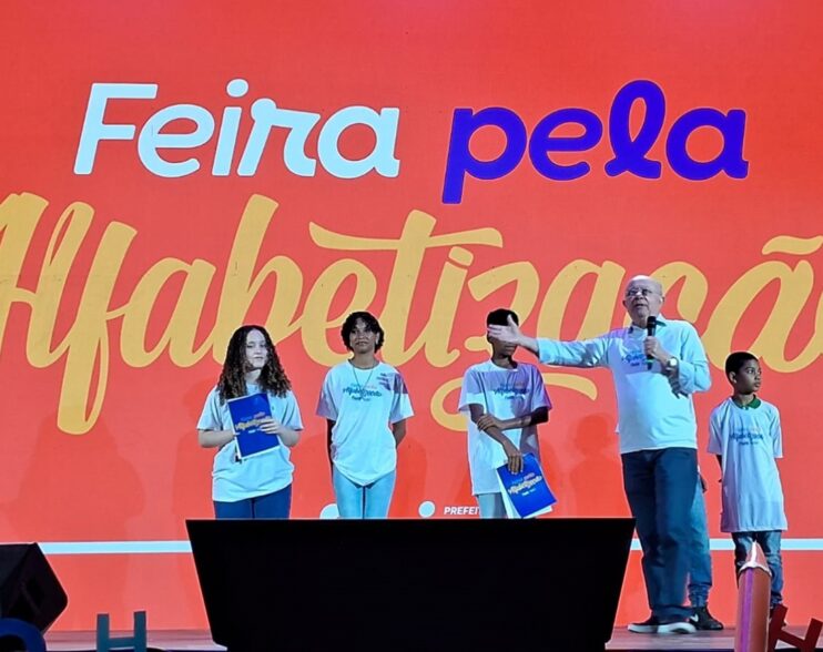 Feira de Santana é reconhecida com o Selo Nacional Compromisso com a Alfabetização