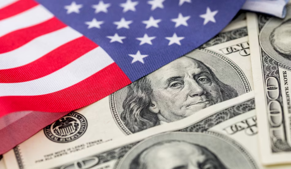 Dólar recua para R$ 5,16 e registra a menor cotação desde maio de 2024