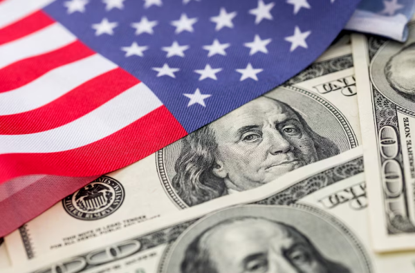 Dólar recua para R$ 5,16 e registra a menor cotação desde maio de 2024