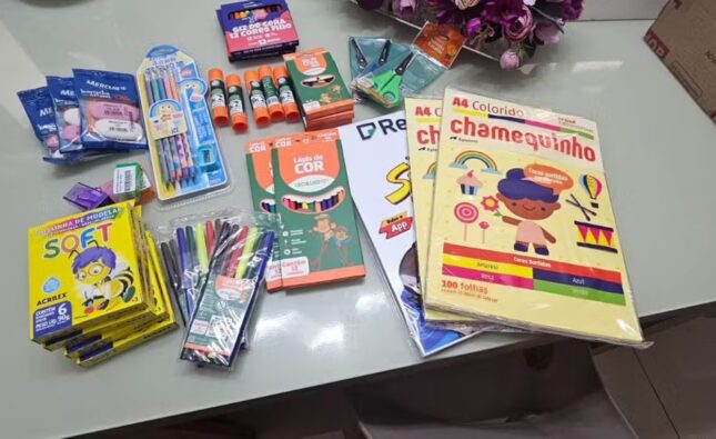 Campanha ‘Volta às Aulas Solidária’ mantém arrecadação de materiais escolares; confira pontos de doação