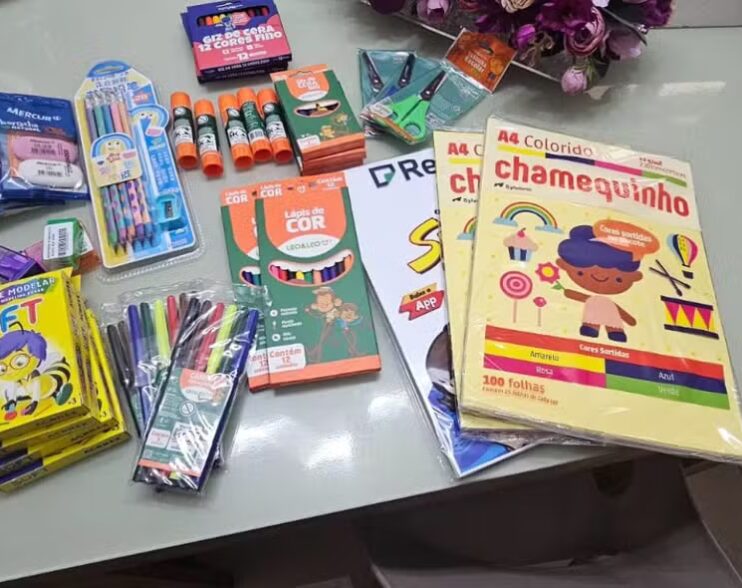 Campanha ‘Volta às Aulas Solidária’ mantém arrecadação de materiais escolares; confira pontos de doação