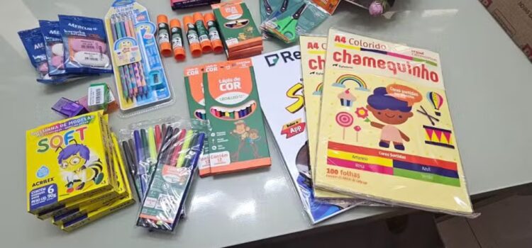 Campanha ‘Volta às Aulas Solidária’ mantém arrecadação de materiais escolares; confira pontos de doação