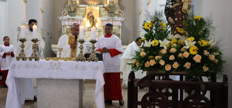 Missa em louvor a São José reúne multidão na Catedral Metropolitana de Senhora Santana