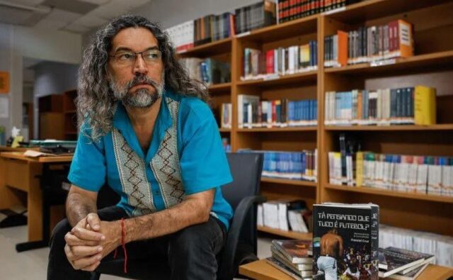 Escritor Franciel Cruz lança livro de crônicas em Feira de Santana