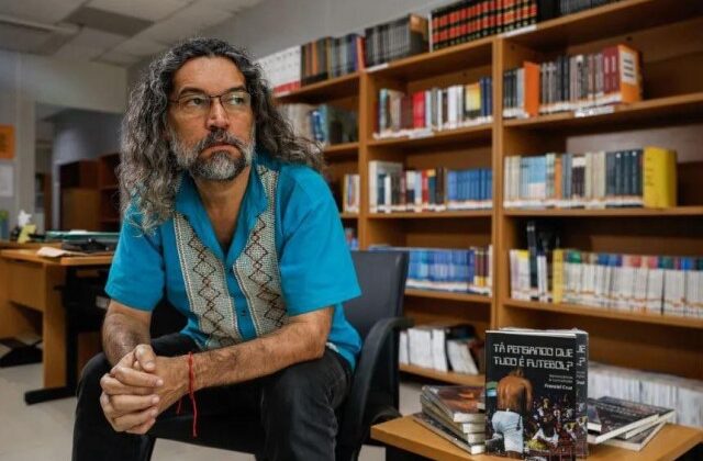 Escritor Franciel Cruz lança livro de crônicas em Feira de Santana