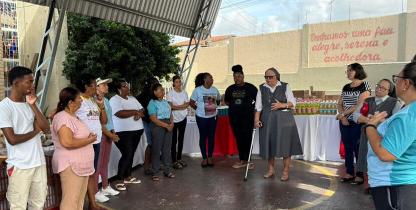 Dispensário Santana distribui cestas básicas e peixe para mais de 700 famílias na Semana Santa