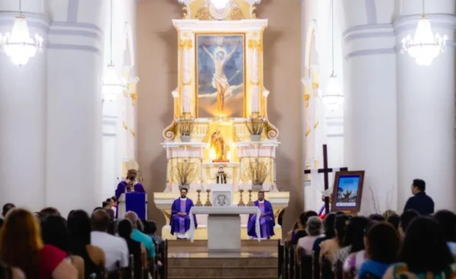 Arquidiocese de Feira de Santana e CNBB saem em defesa do Papa Leão XIV após ataques de Trump