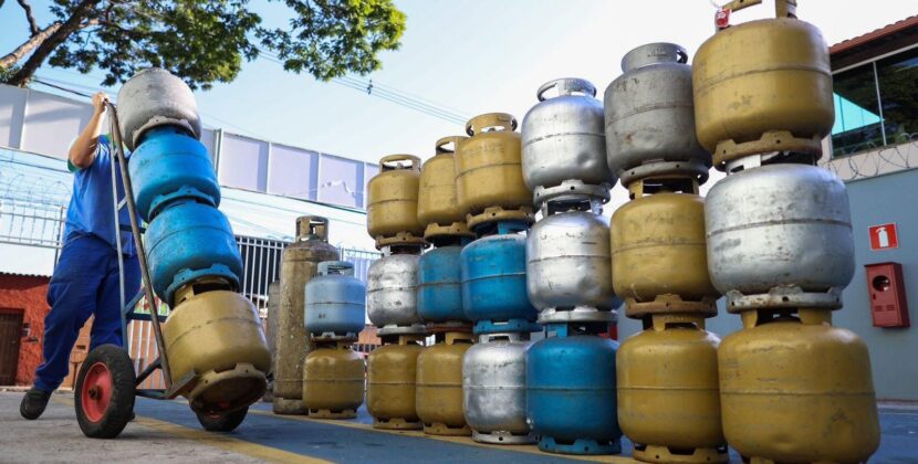 Governo do Brasil abre crédito de R$ 330 milhões para frear alta do gás de cozinha