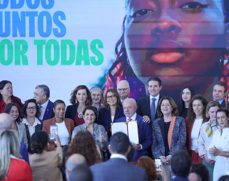Novas medidas do governo reforçam proteção das mulheres na internet