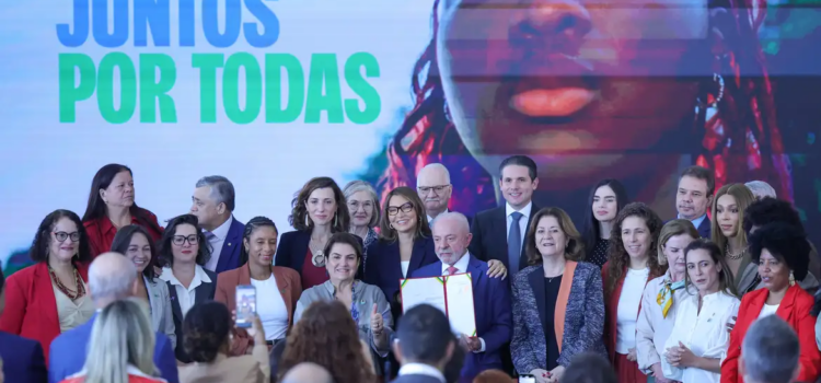 Novas medidas do governo reforçam proteção das mulheres na internet