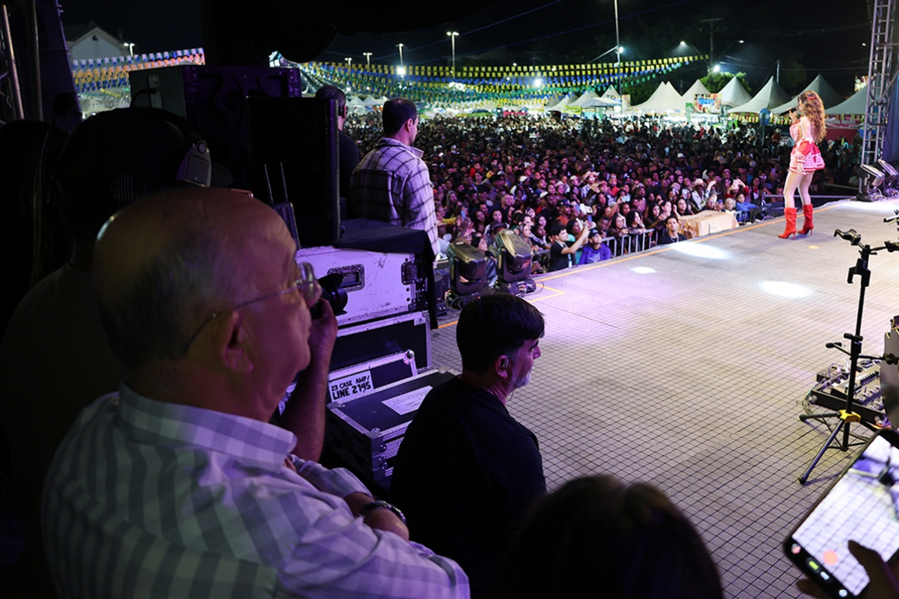 José Ronaldo destaca sucesso do primeiro fim de semana do Arraiá de Feira em São José