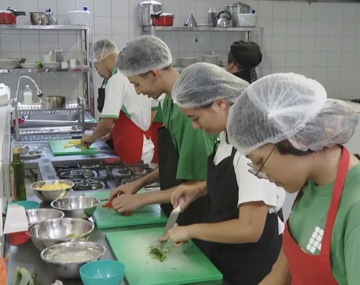 Desemprego até maio cai para 5,6%, o menor já registrado no período