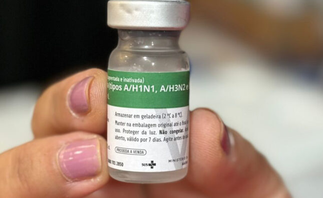 Saúde aplica 873 doses da vacina contra a gripe durante ação no Shopping Avenida