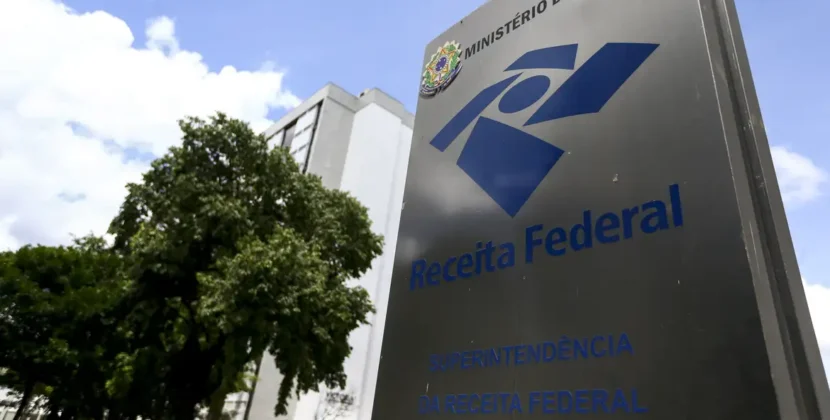 Receita paga nesta segunda último lote de restituição do IR 2026
