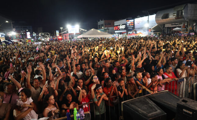 Fé e louvor marcam encerramento da 31ª Marcha para Jesus em Feira de Santana