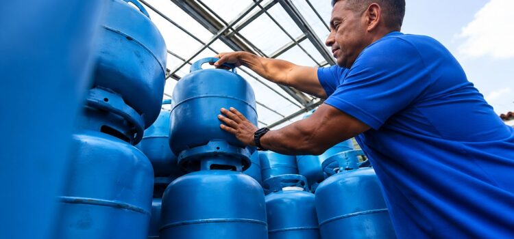 Gás de cozinha pode subir na Bahia a partir de setembro; veja o histórico de reajustes