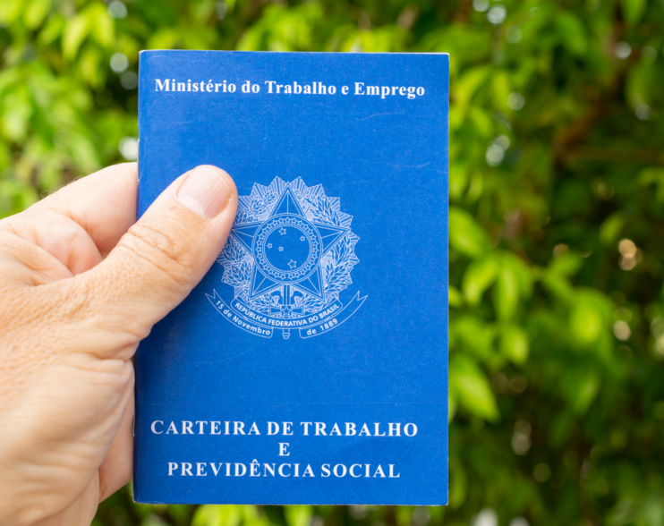 Desemprego cai para 5,3% e atinge menor nível da história para julho