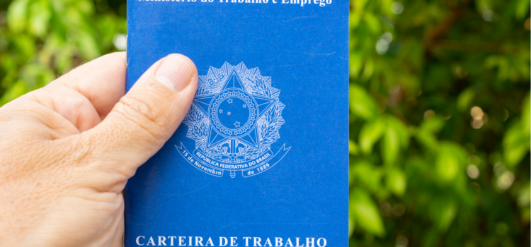 Desemprego cai para 5,3% e atinge menor nível da história para julho