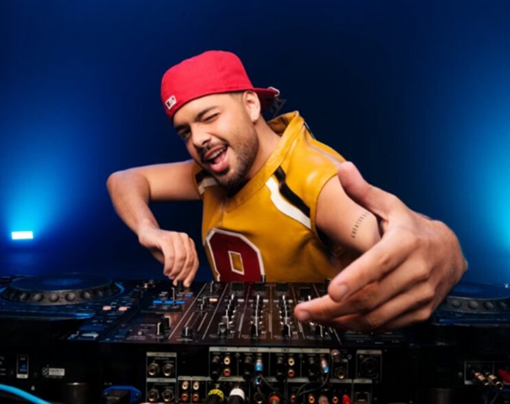 Música eletrônica na avenida: DJ Pedro Sampaio vai tocar na Micareta de Feira