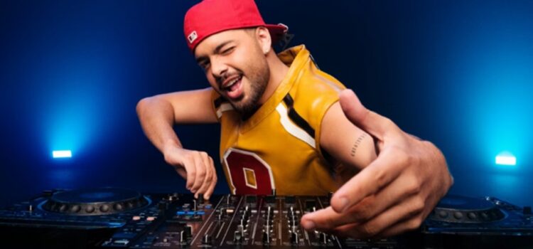 Música eletrônica na avenida: DJ Pedro Sampaio vai tocar na Micareta de Feira