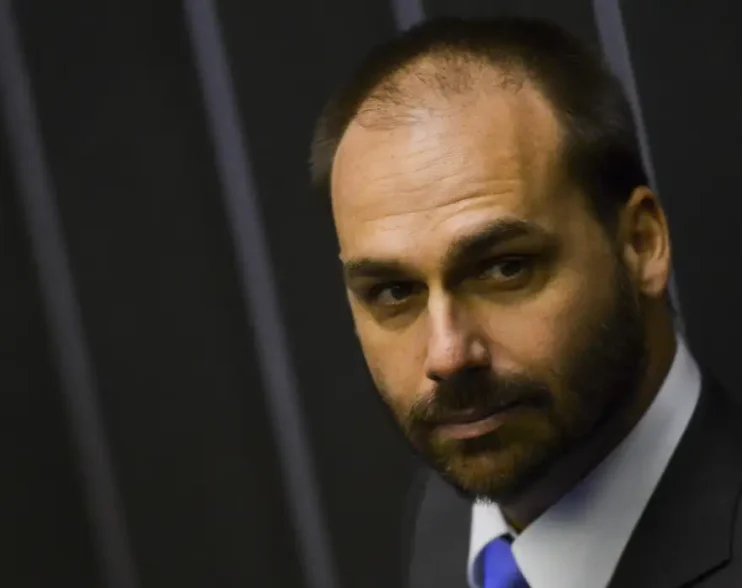 Ministério da Justiça demite Eduardo Bolsonaro da Polícia Federal por abandono de cargo