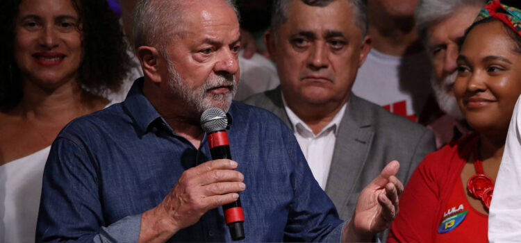 Lula promete mudar forma de governar e ampliar participação popular no quarto mandato