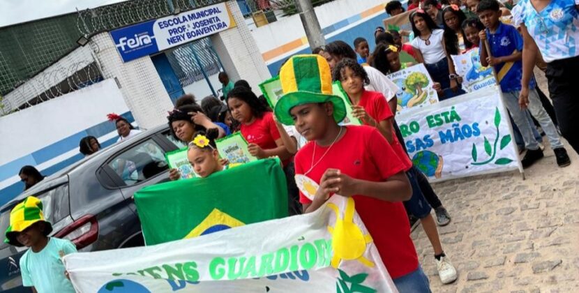 Desfile da Escola Municipal Josenita Nery celebra a infância em Feira de Santana