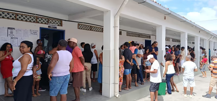Coordenador da Zona 156 explica substituição de urnas e andamento das eleições em Feira