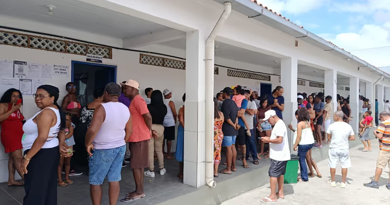 Coordenador da Zona 156 explica substituição de urnas e andamento das eleições em Feira