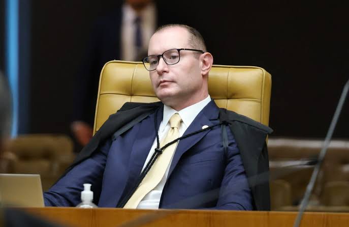 Cristiano Zanin determina extensão do horário de votação até as 19h em todo o país
